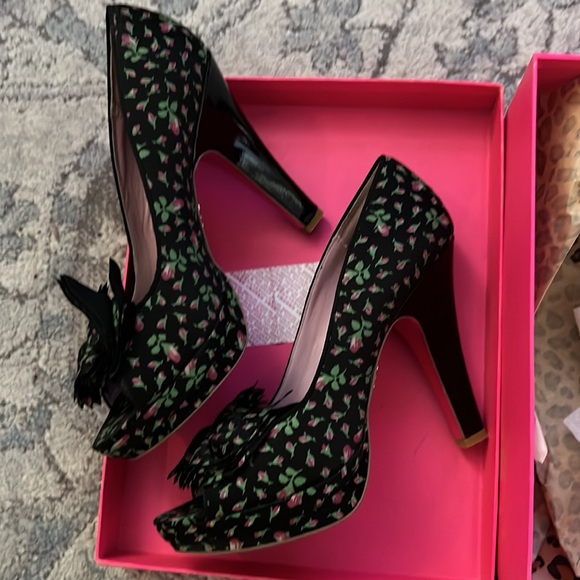 The double platform of the 'Damara' by Betsey Johnson - Picture 4 of 4